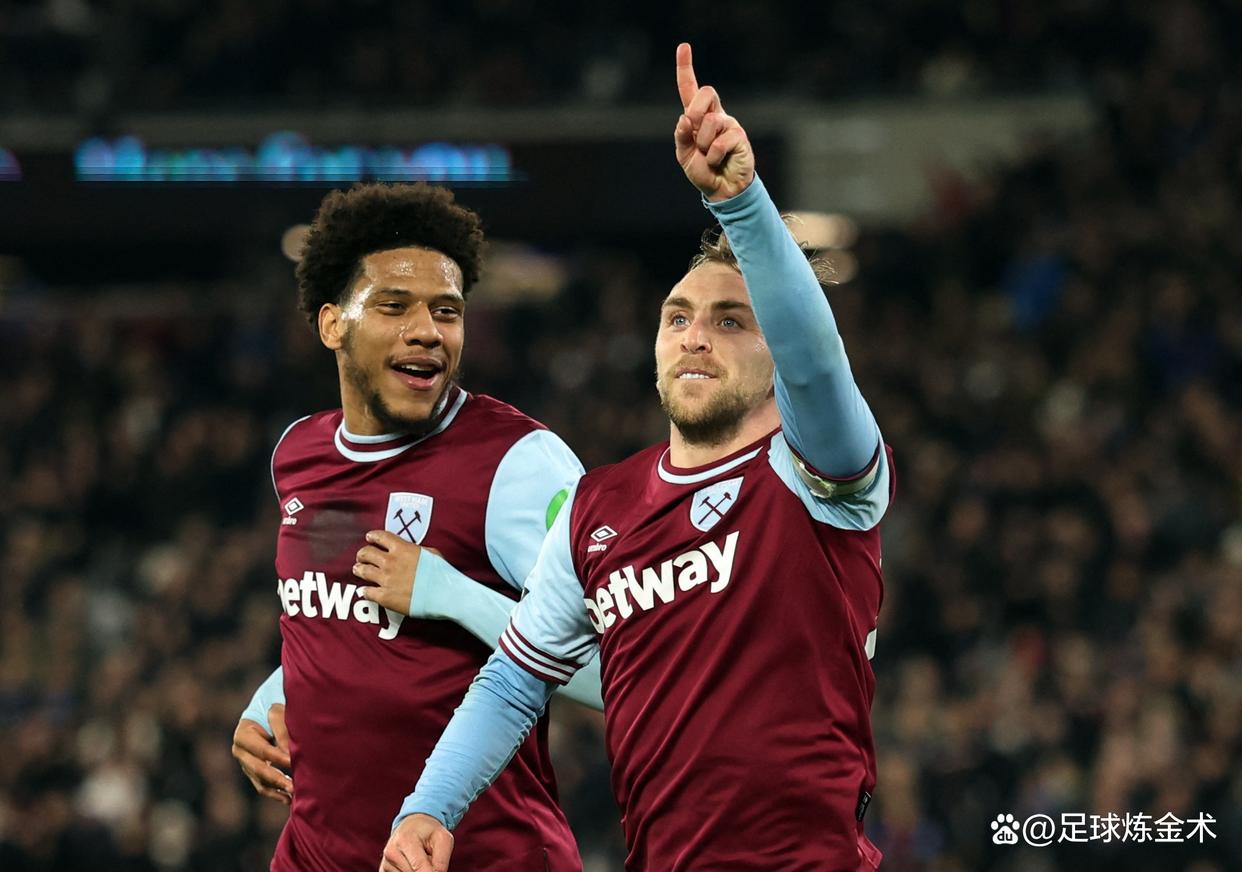 西汉姆迎社区盾关键赛，转会期防线松动，赛场秩序良好，年轻球员得到机会 