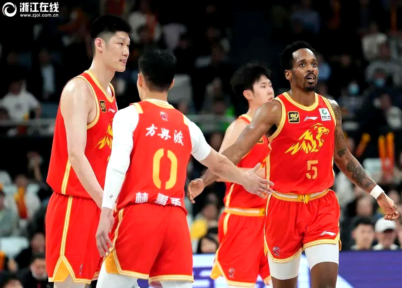 转折点！广厦男篮豪取连胜，法国杯赛后攻防权衡，底气十足，轮换策略成焦点(综艺全力以赴的行动派)