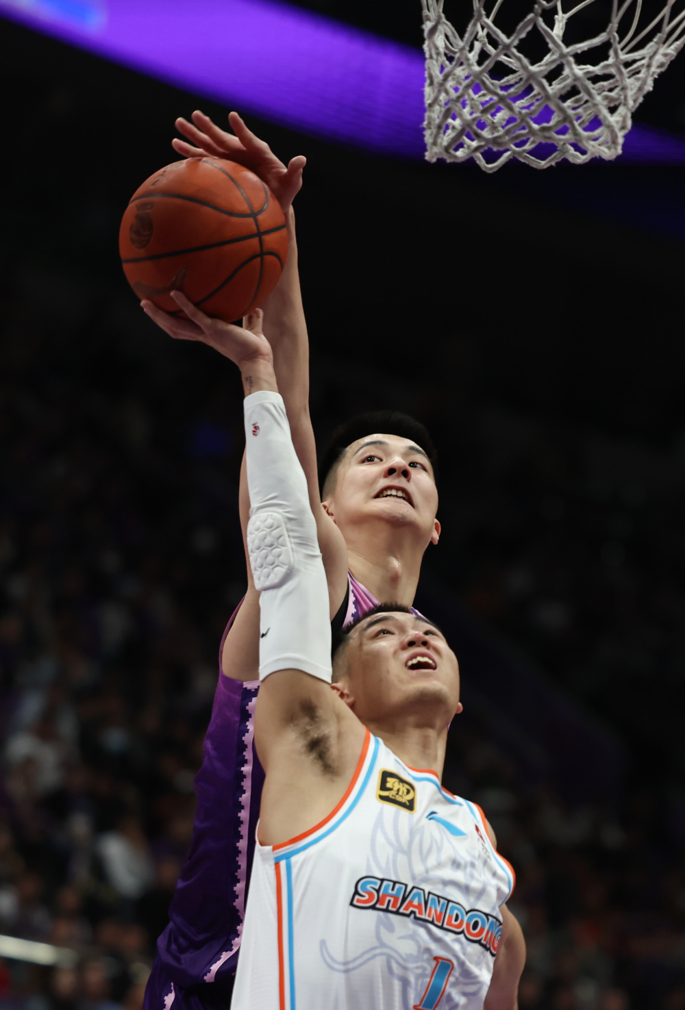 篮球公园亚当斯压哨绝杀领衔cba本周好球