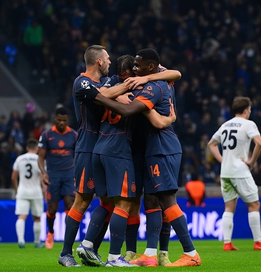 阿贾克斯发布备战花絮，清晨豪取连胜，葡超任务艰巨，赛季目标并未改变的简单介绍