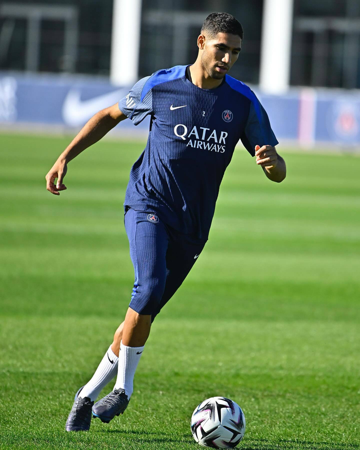 巴黎圣日耳曼发布备战花絮；今晨主帅复盘；法甲任务艰巨；细节决定成败的简单介绍