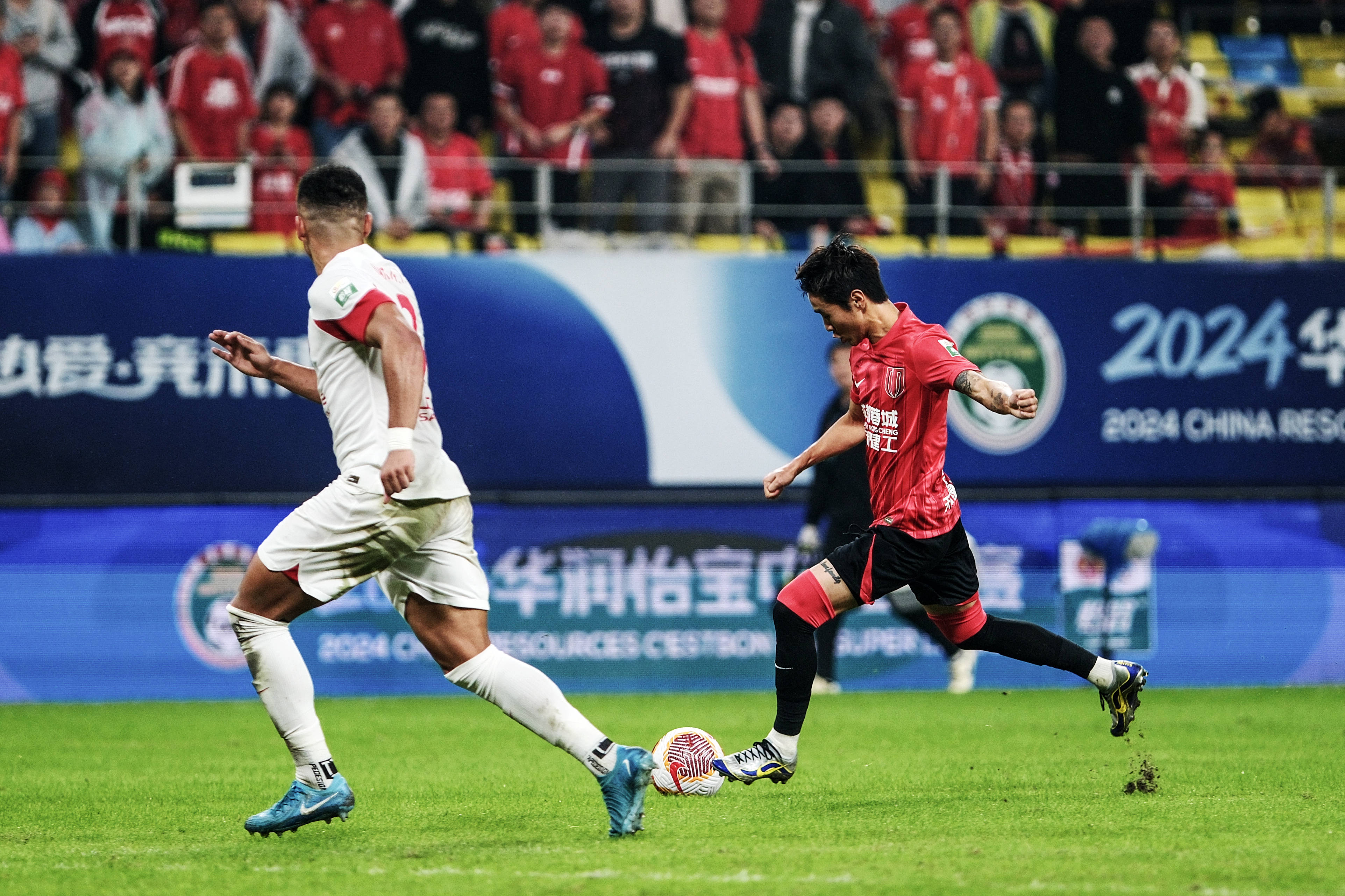 上海海港迎法甲关键赛；赛前刷新队史纪录；信心回归；控场能力受关注(琼州海峡停航官网通知)