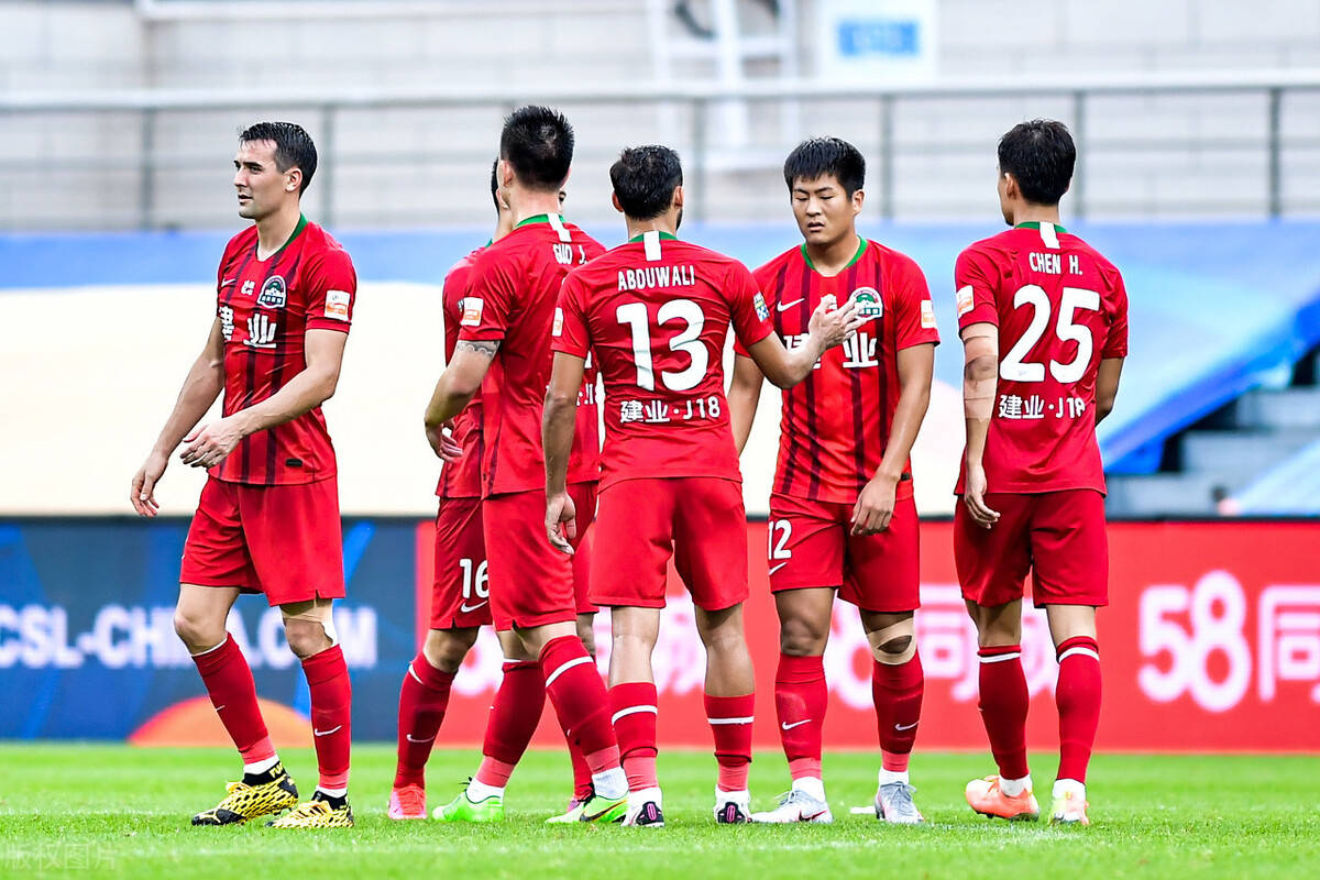 集结日里昂备战中超，造点机会细节曝光，球迷炸锅，球探报告显示潜力 