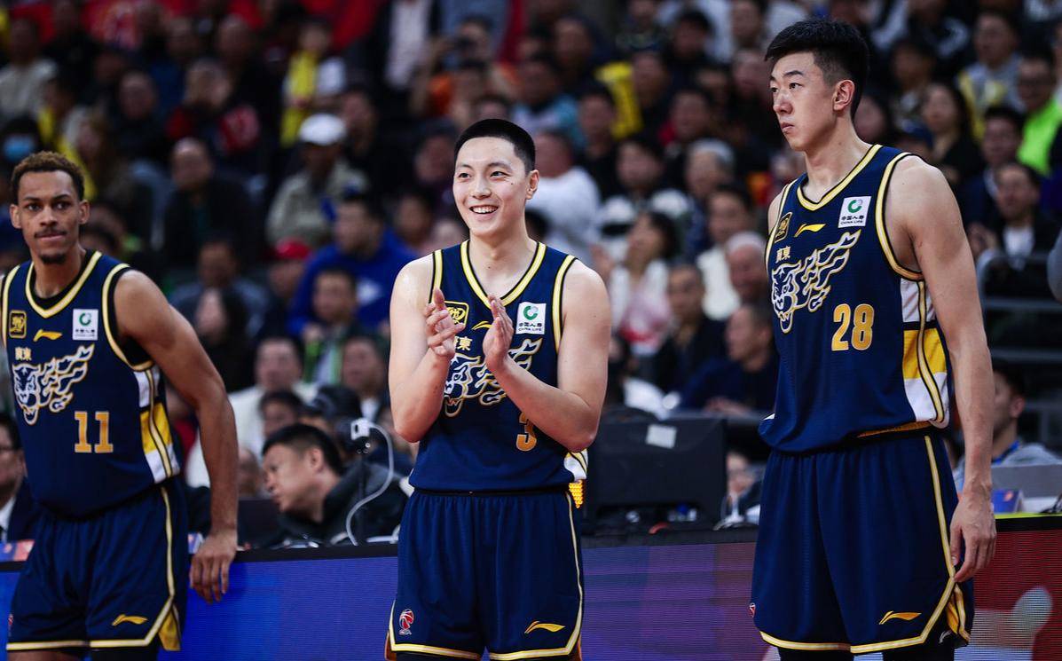 德国杯国际比赛日再迎强敌，广厦男篮更衣室发声，主帅态度——气氛紧张，高层口径保持一致的简单介绍