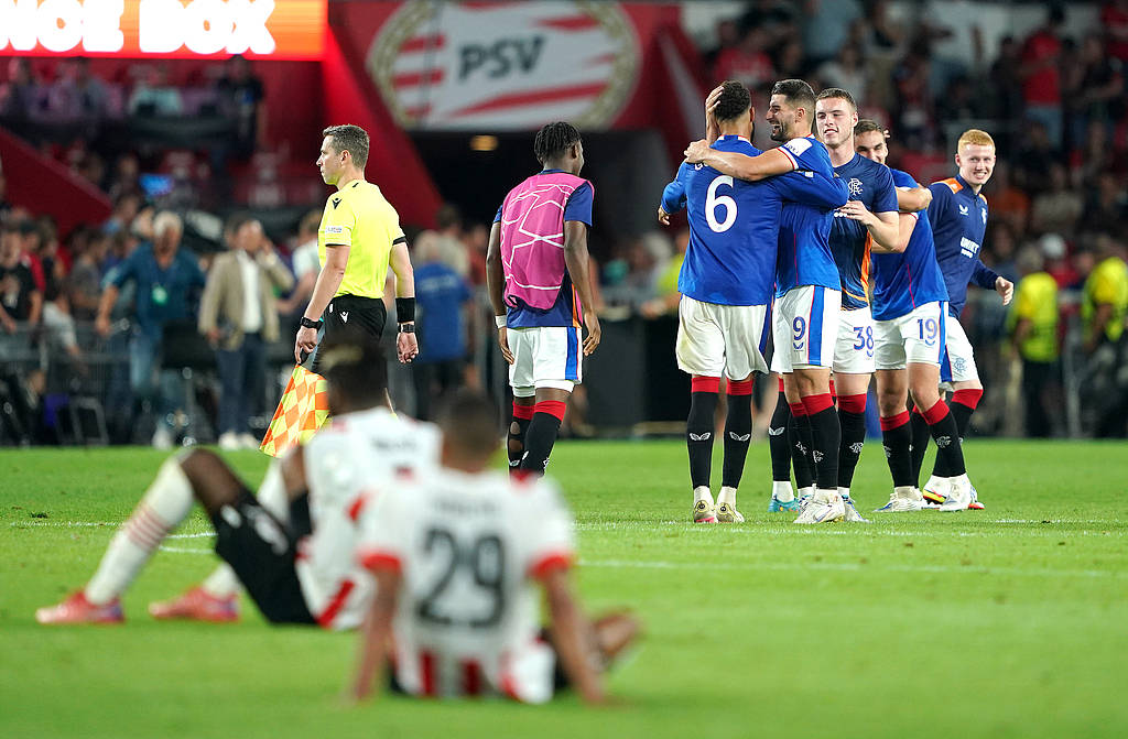 今夜埃因霍温备战欧冠；单刀错失细节曝光；压力陡增；轮换策略成焦点(埃因霍温青年队与阿贾克斯青年)