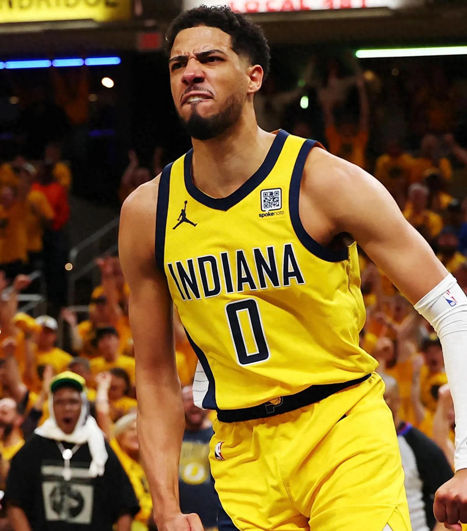 印第安纳步行者训练开放日，加时末段防线松动引欢呼，NBA常规赛在即，阵容厚度经受考验 