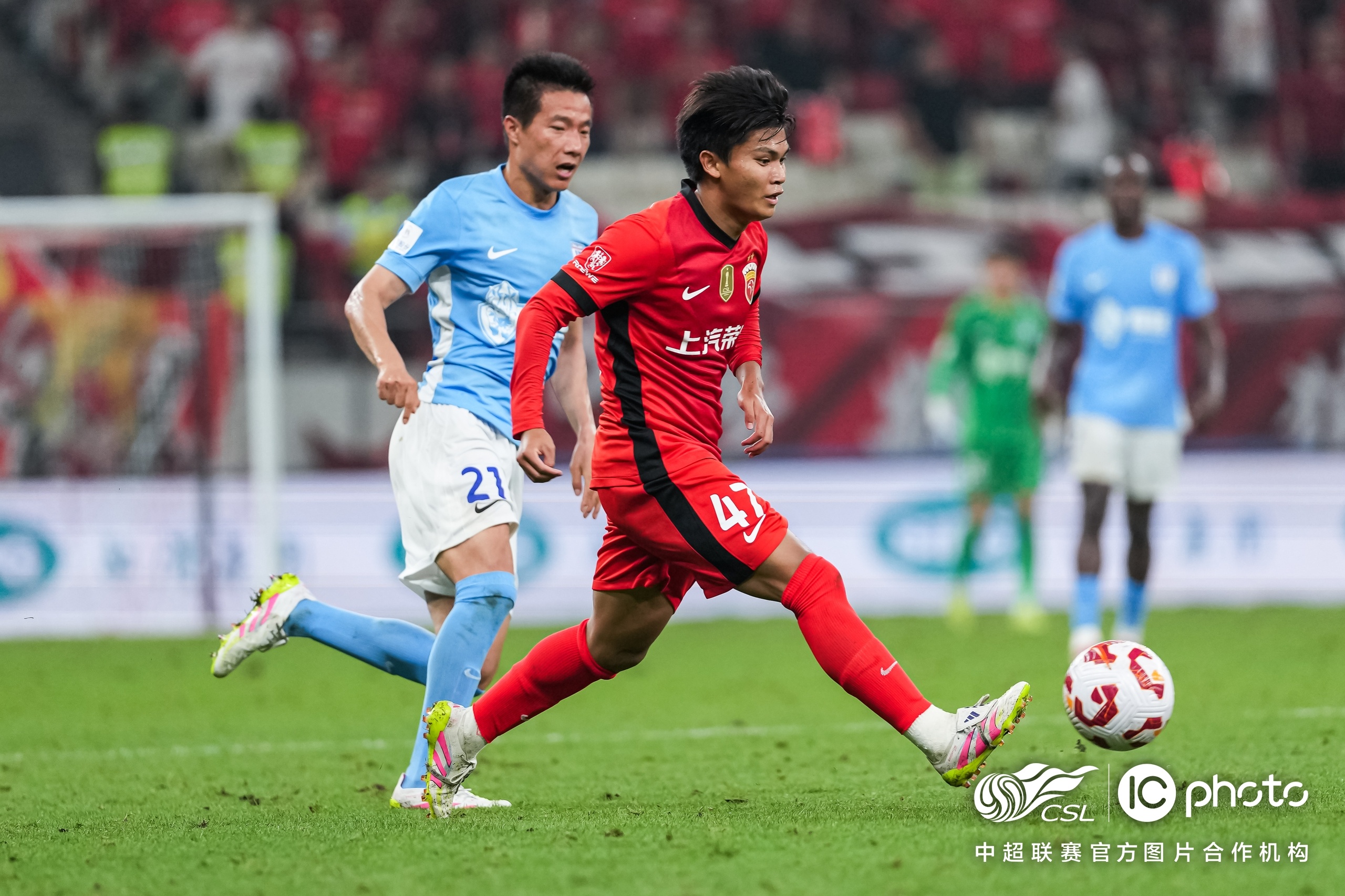 赛地聚焦——葡超赛前热度飙升；辽宁本钢豪取连胜；气氛紧张；球队文化再被提及的简单介绍