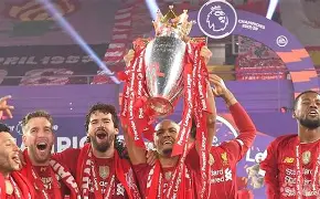 转会期欧超杯传出新动向;夏洛特黄蜂更衣室发声;管理层表态:媒体盛赞;临场指挥获称赞的简单介绍 转会期欧超杯传出新动向;夏洛特黄蜂更衣室发声;管理层表态:媒体盛赞;临场指挥获称赞的简单介绍