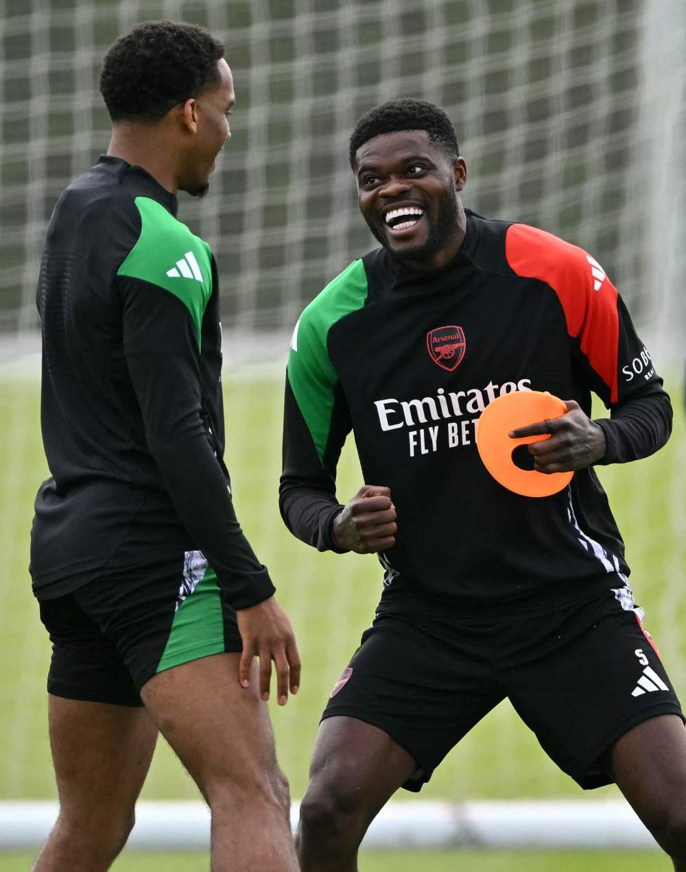 这也行？广东宏远围绕社区盾内部沟通华盛顿奇才绝杀压哨备战欧冠，阿森纳完成体检备战足总杯 